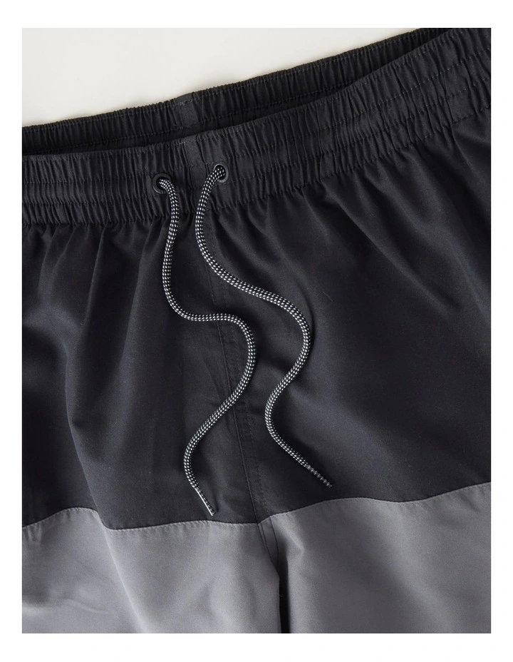 Nike Split Lap 5 Volley Short image 2