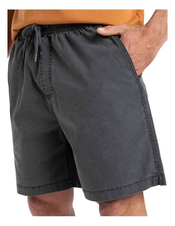 Taxer Walkshort in Black image 3