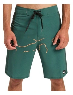 Highline Arch 19 Shorts in Green
