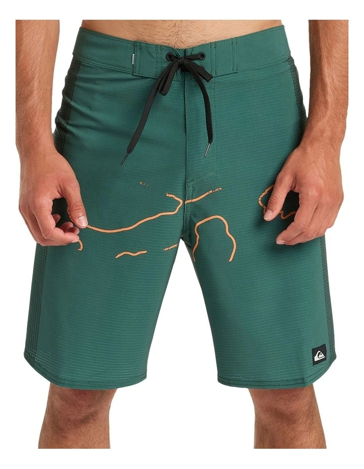 Highline Arch 19 Shorts in Green image 1