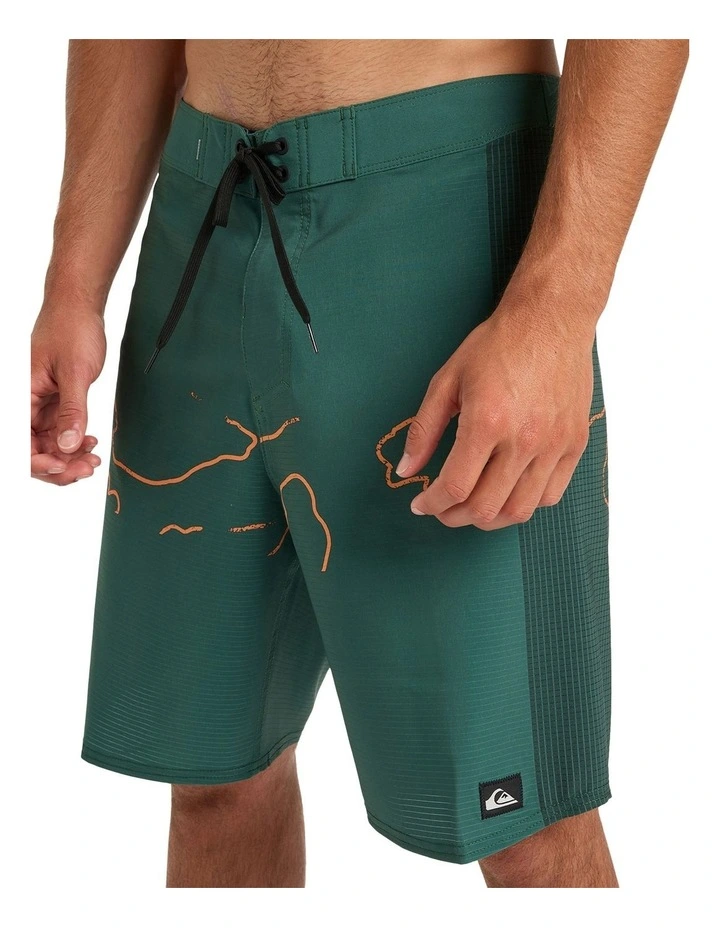 Highline Arch 19 Shorts in Green image 4