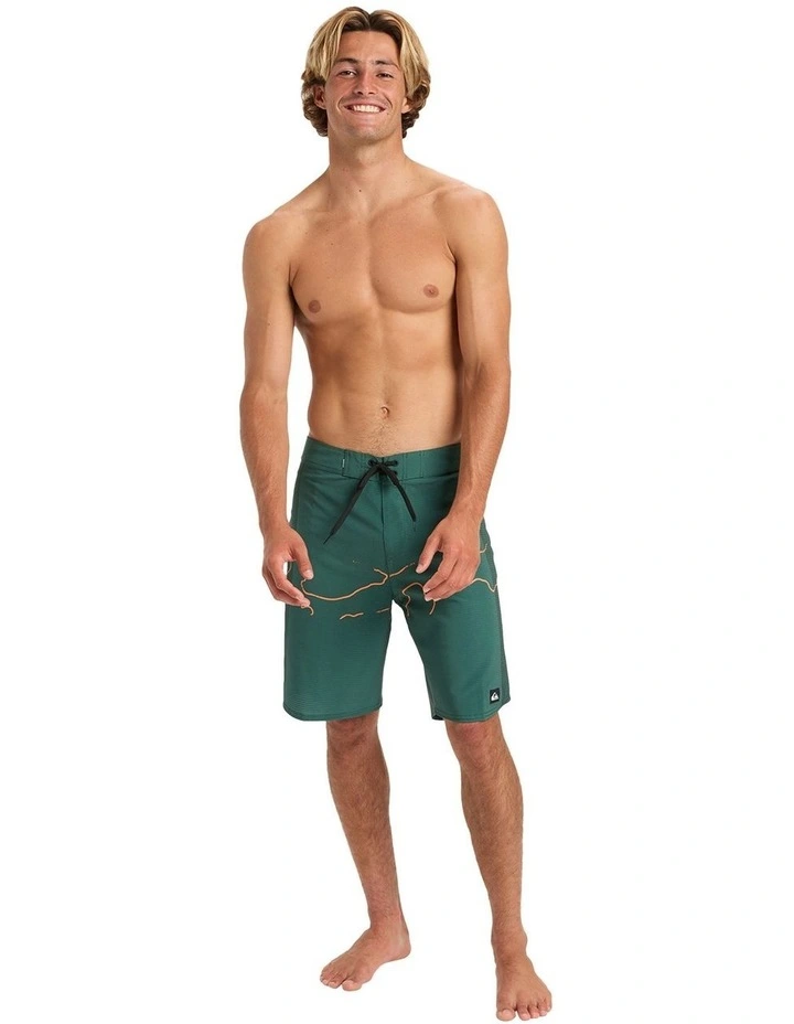 Highline Arch 19 Shorts in Green image 6