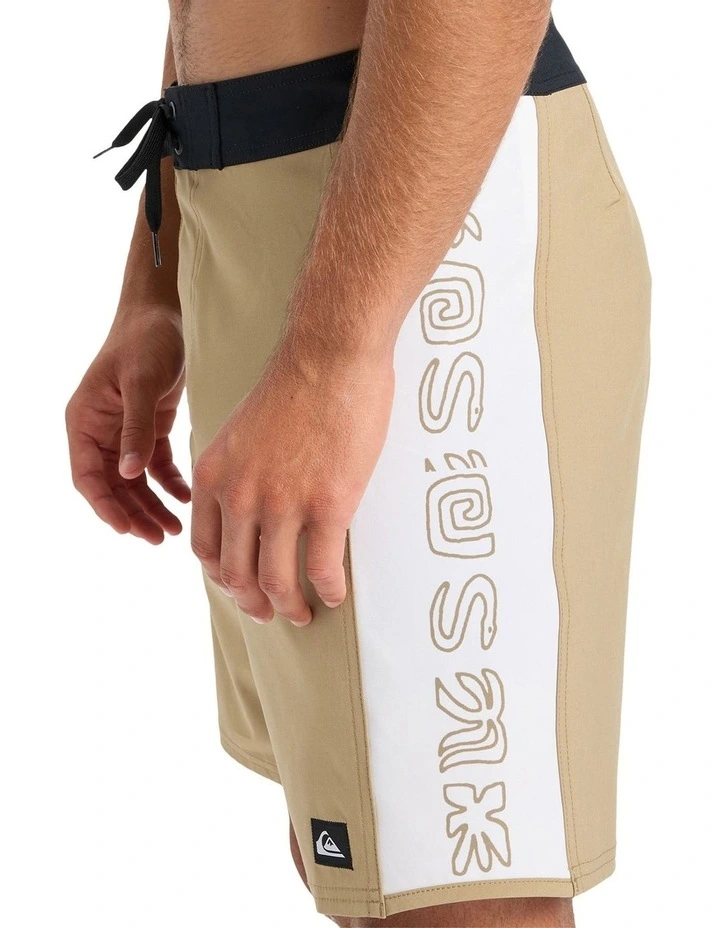 Surfsilk Arch 18 Shorts in Beige image 3