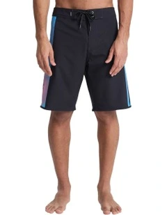 Surfsilk Holmes Boardshorts 20 Inch in Black