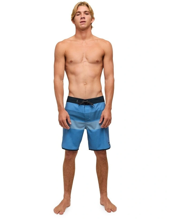 Surfsilk Scallop 18 Inch Boardshorts in Quiet Harbor Tijuana image 5