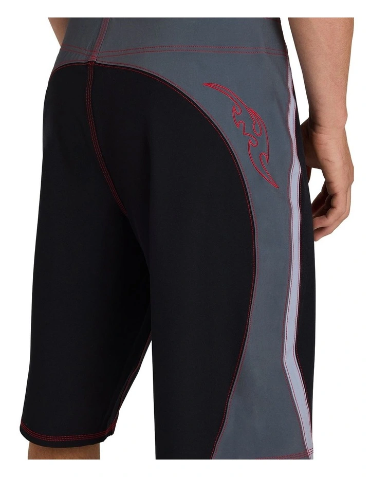 Revival 23 Inch Boardshorts in Black image 4