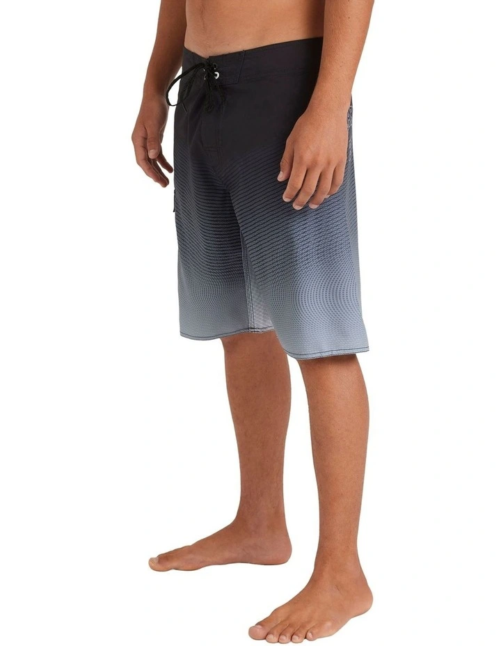 Vault Og Shorts in Multi image 3