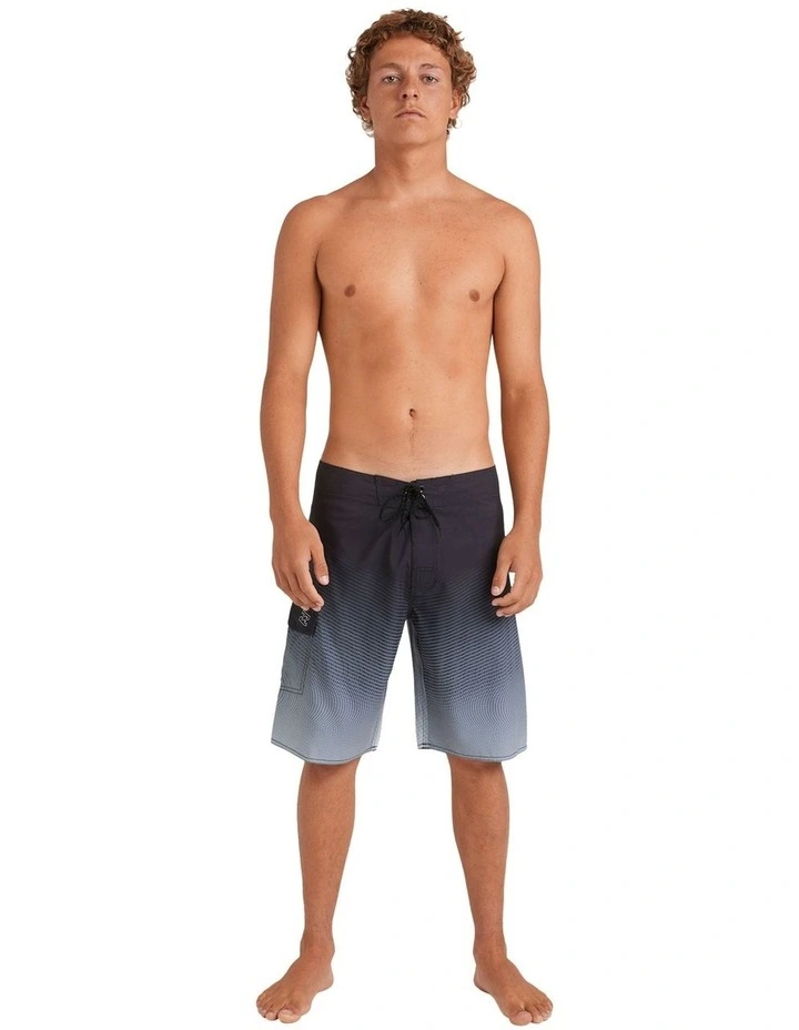 Vault Og Shorts in Multi image 5
