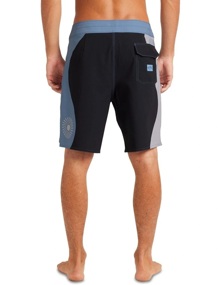 Sundays Pro Boardshorts 19 Inch in Blue image 2