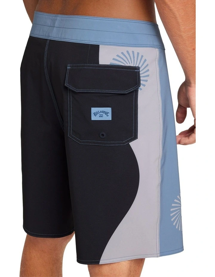 Sundays Pro Boardshorts 19 Inch in Blue image 4