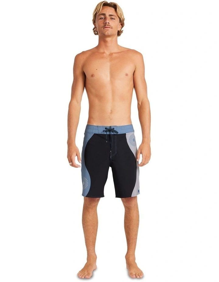 Sundays Pro Boardshorts 19 Inch in Blue image 5