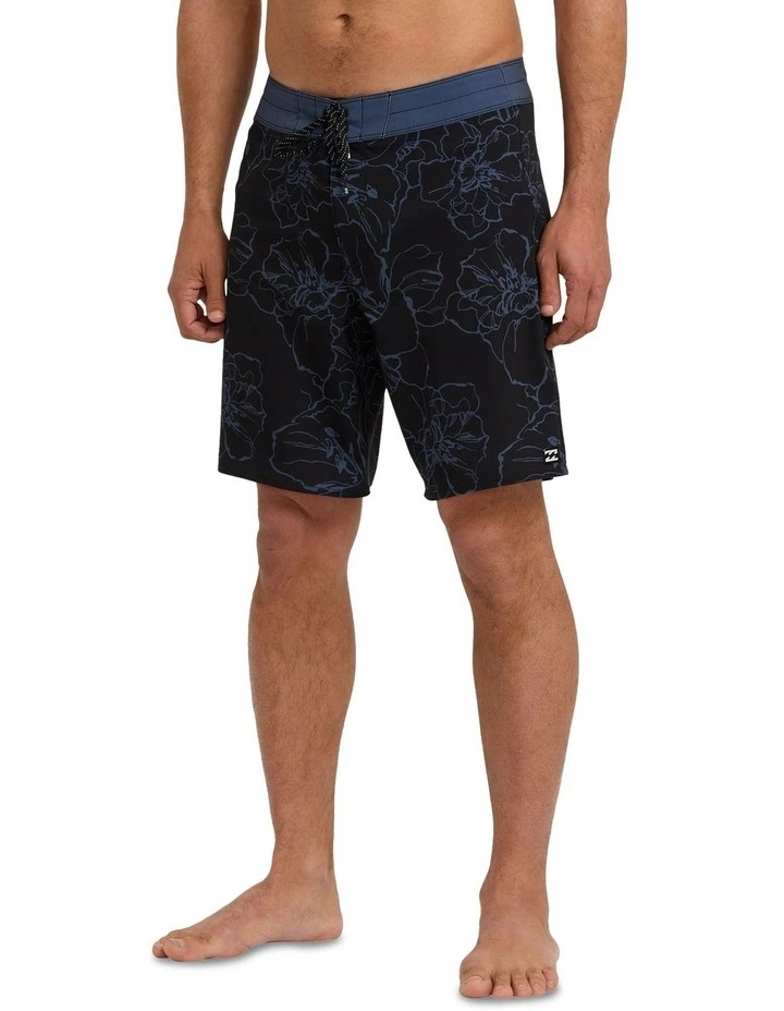 Sundays Pro Boardshorts 19 Inch in Blue image 3