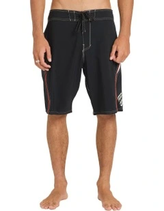 Straddie Pro 20 Inch Boardshorts in Black