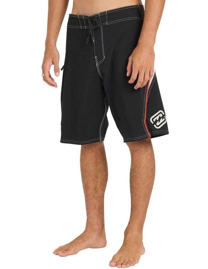 Straddie Pro 20 Inch Boardshorts in Black image 3