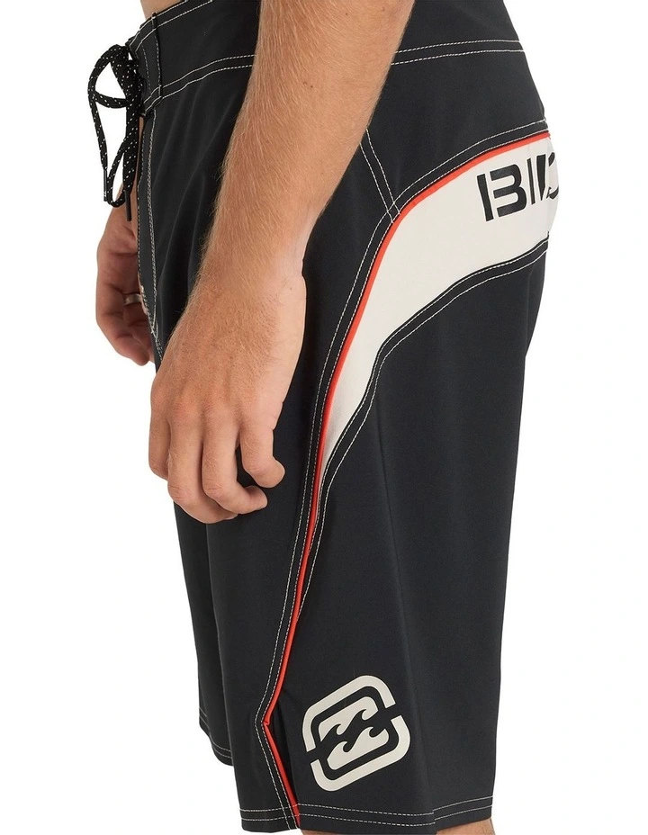 Straddie Pro 20 Inch Boardshorts in Black image 4