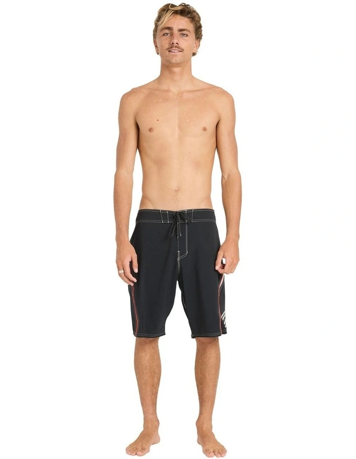 Straddie Pro 20 Inch Boardshorts in Black image 5