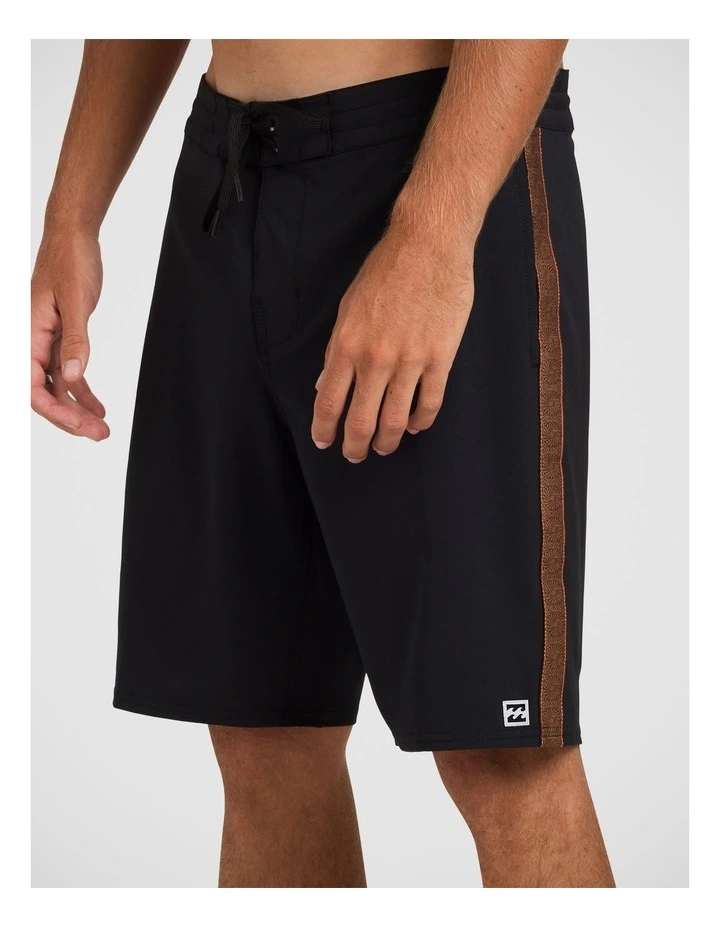 Wategos Lo Tide 19 Inch Boardshorts image 3