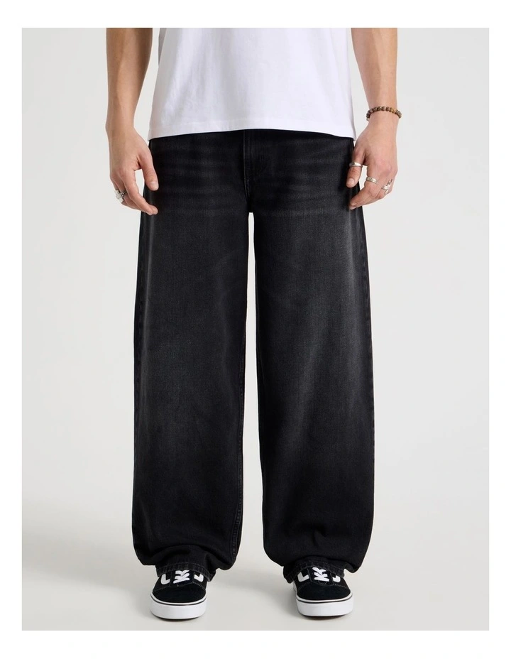Barrel Leg Jeans in Black image 2