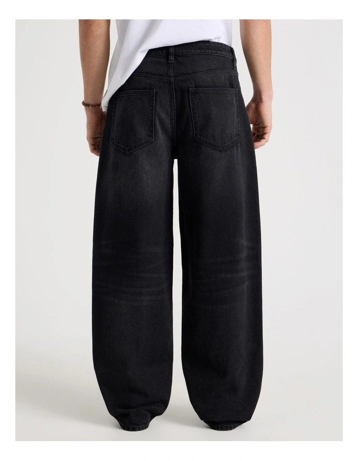 Barrel Leg Jeans in Black image 6