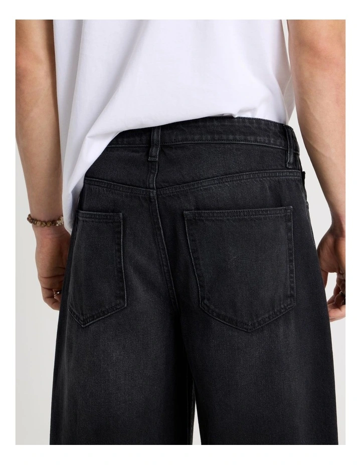 Barrel Leg Jeans in Black image 7