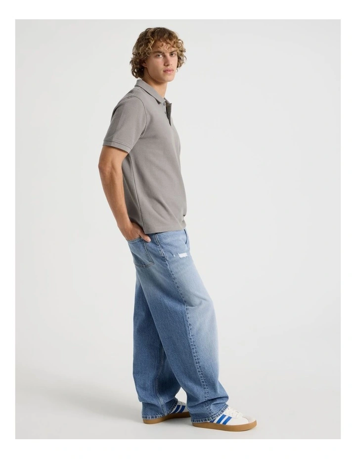 Barrel Leg Jeans in Light Blue image 3