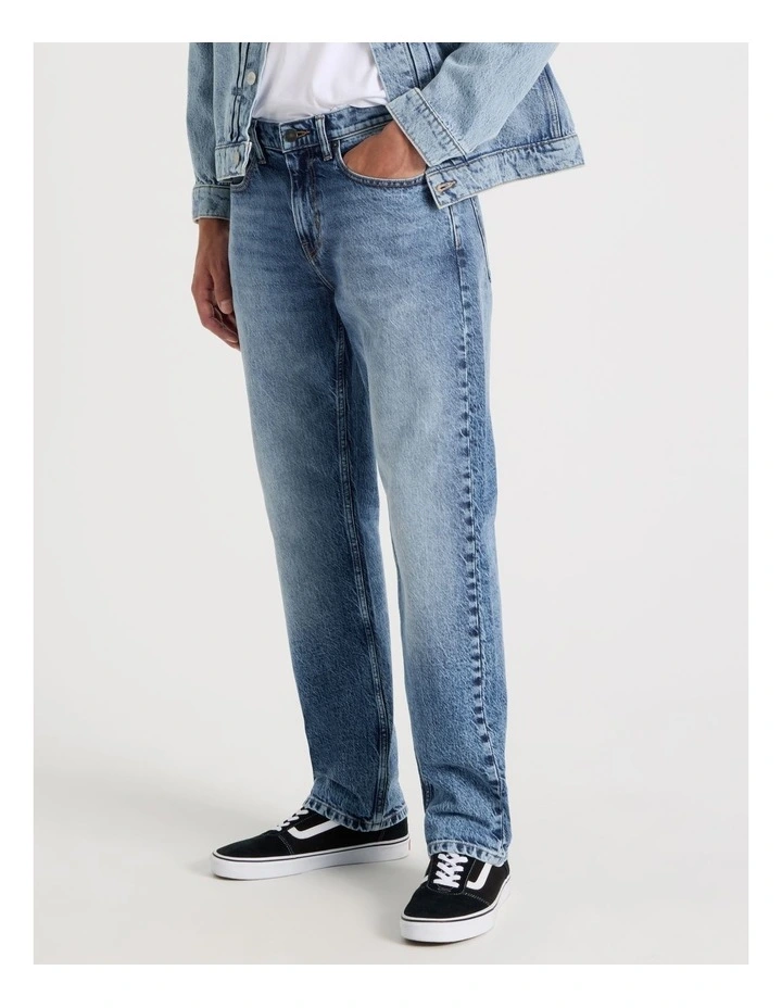 Regular Straight Performance Jeans in Mid Blues image 3