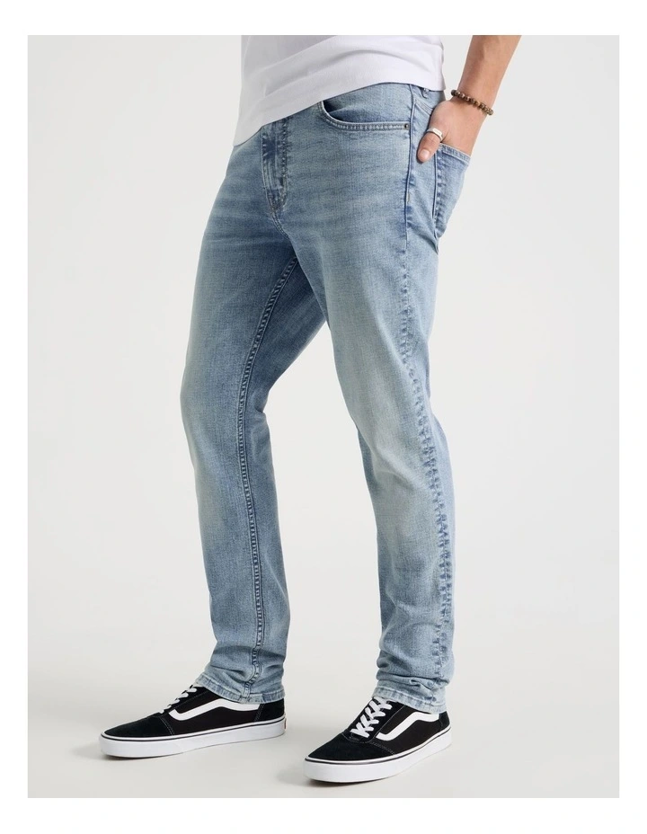 Slim Jeans in Light Blue image 3
