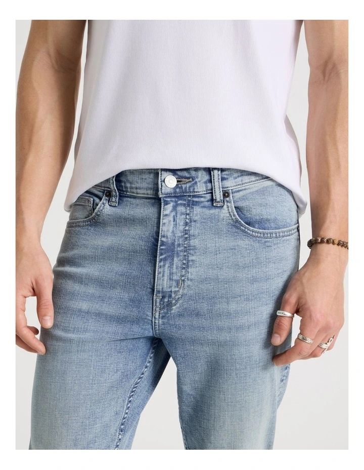 Slim Jeans in Light Blue image 5