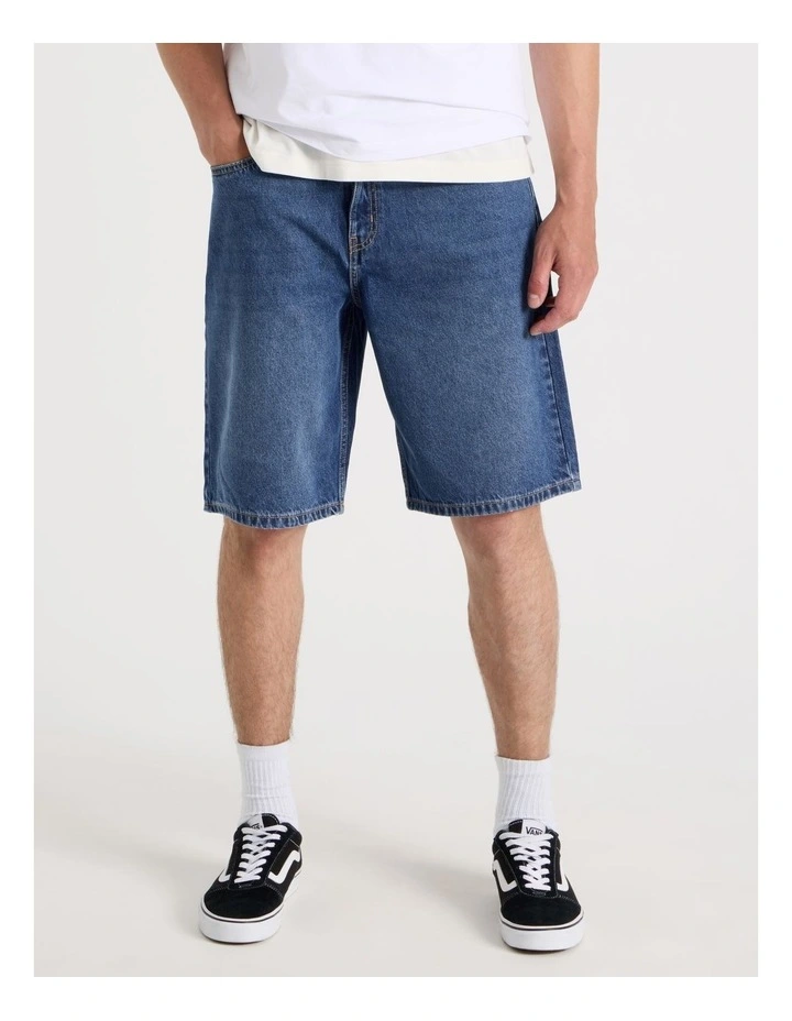 Relaxed Denim Shorts in Mid Blues image 2