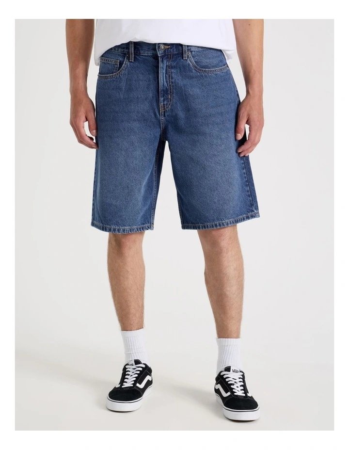 Relaxed Denim Shorts in Mid Blues image 4
