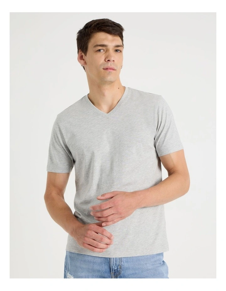 V-Neck T-Shirt in Grey image 3