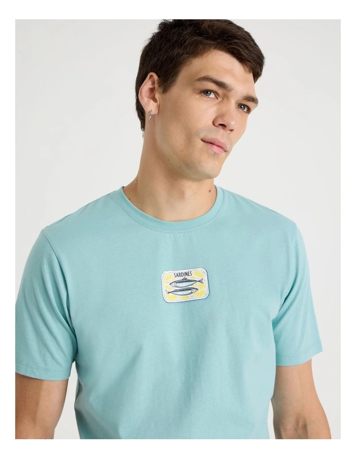 Regular Graphic T-Shirt Short Sleeve in Dusty Blue image 4