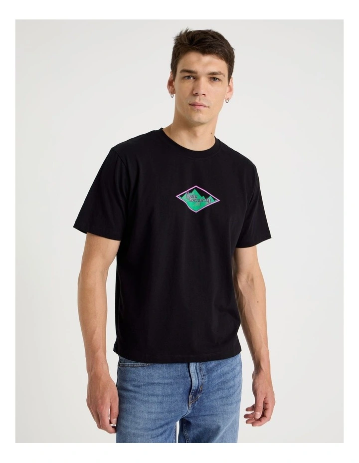 Boxy Graphic T-Shirt Short Sleeve in Black image 2