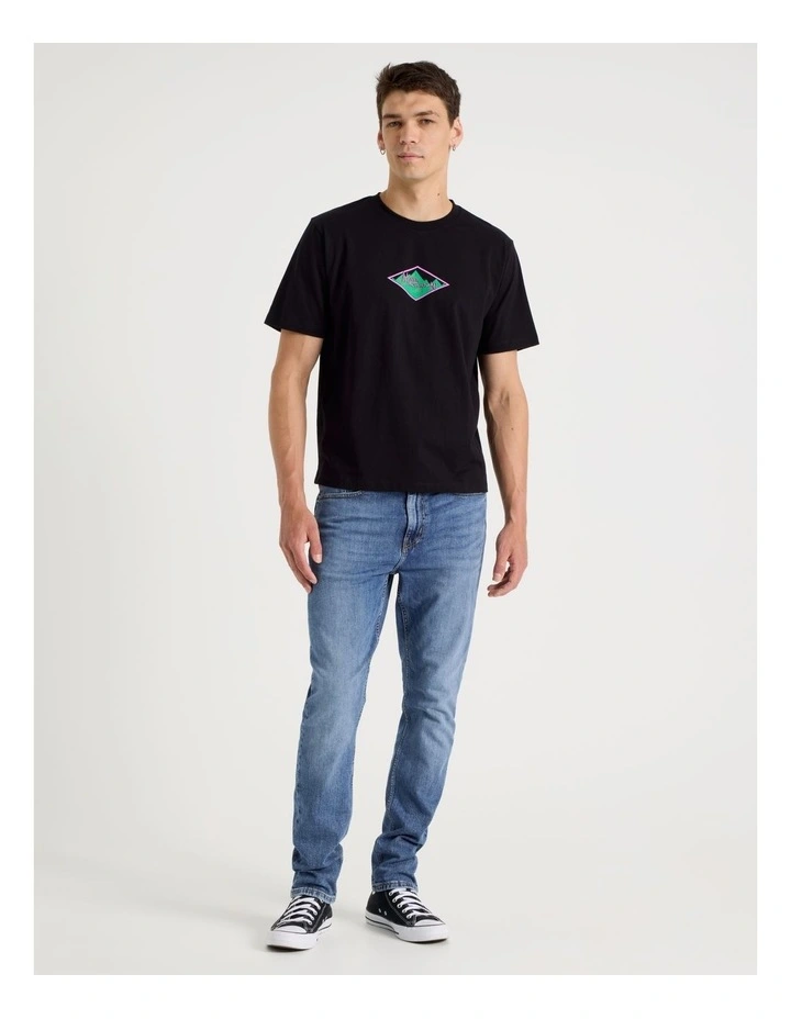 Boxy Graphic T-Shirt Short Sleeve in Black image 3