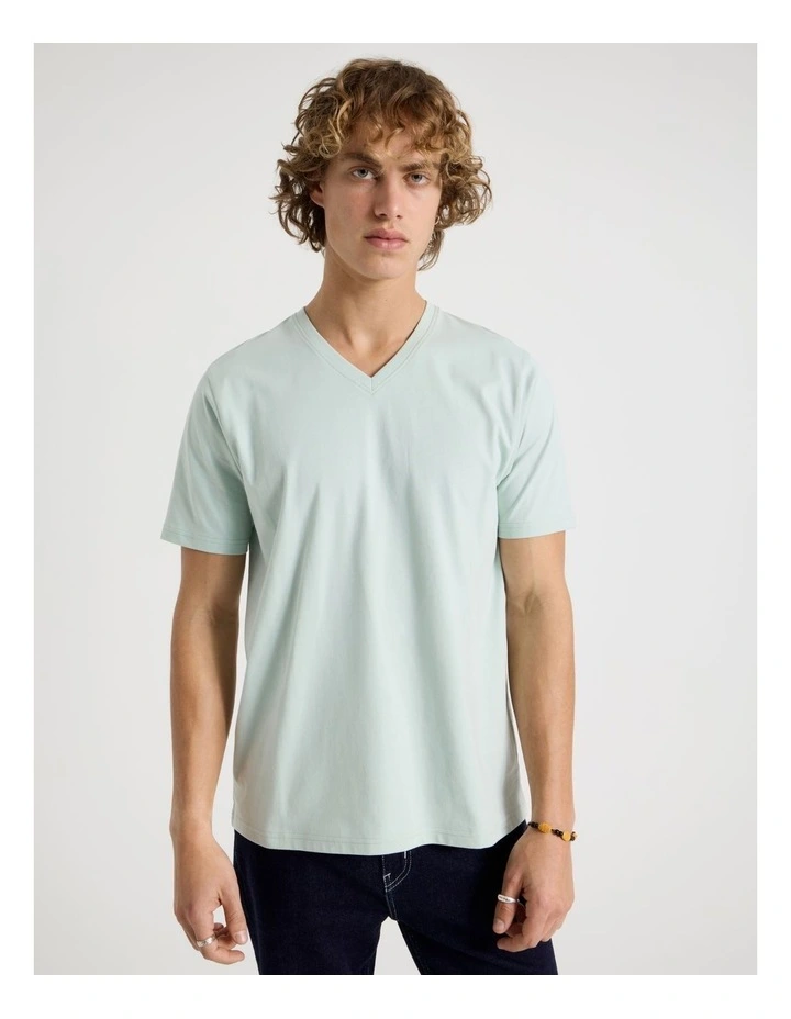 V-Neck T-Shirt in Mint image 5