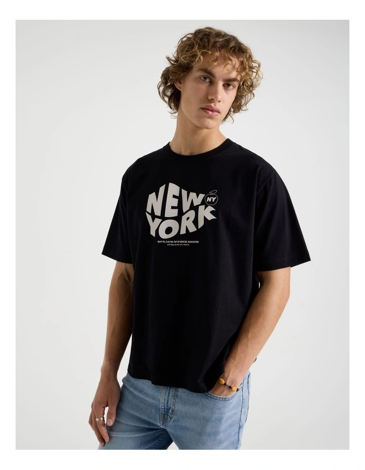 Loose Fit Crew Neck Graphic T-Shirt in Black image 1