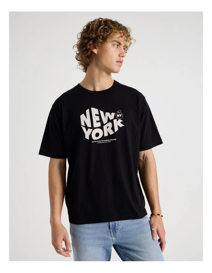 Loose Fit Crew Neck Graphic T-Shirt in Black image 4