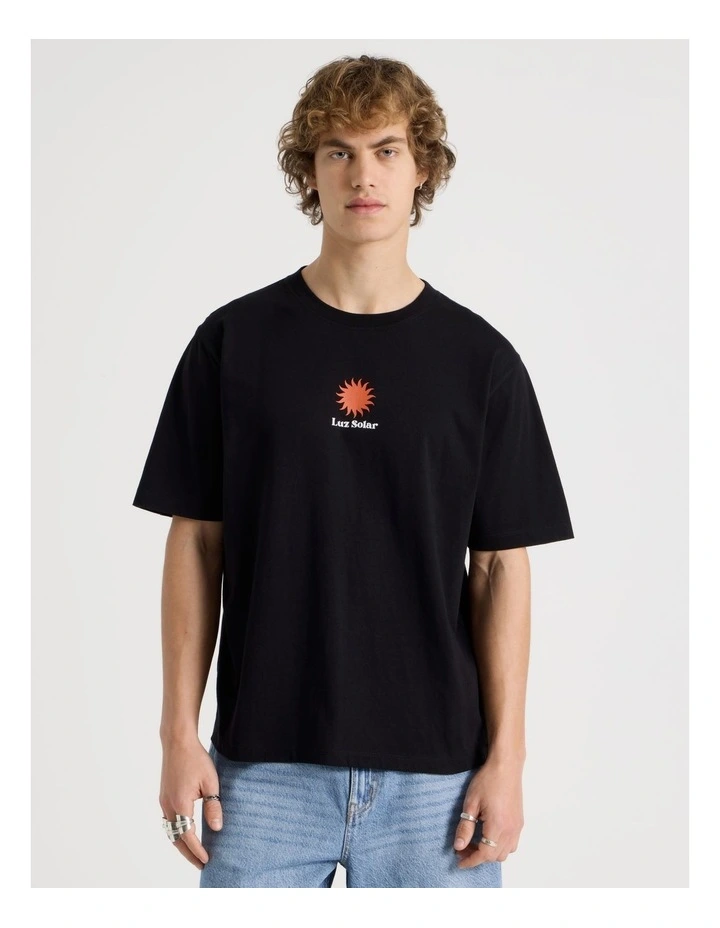 Loose Fit Crew Neck Graphic T-Shirt in Black image 2