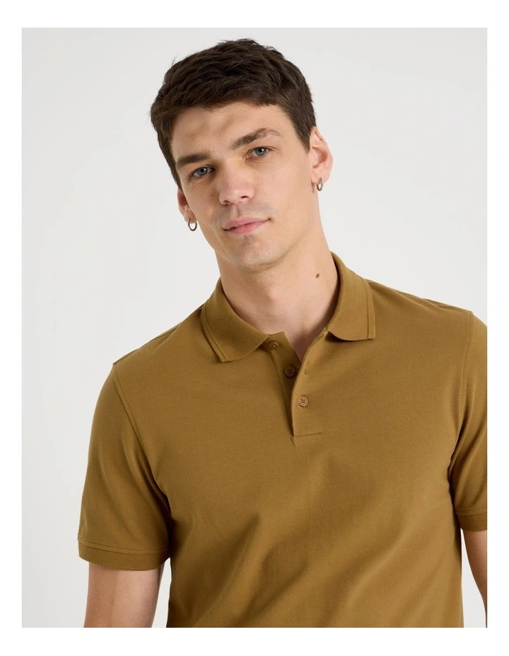 Pique Polo in Gold image 1