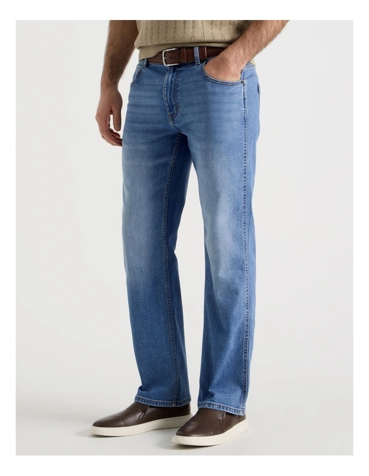 Straight Leg Jean in Light Blue image 4