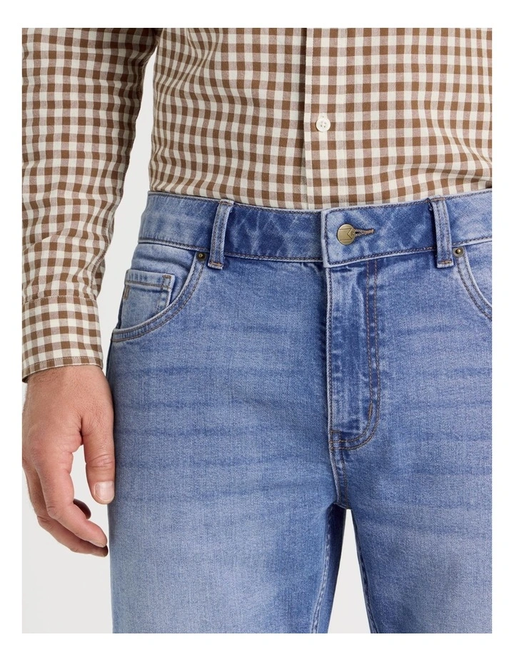 Straight Leg Jean in Light Blue image 5