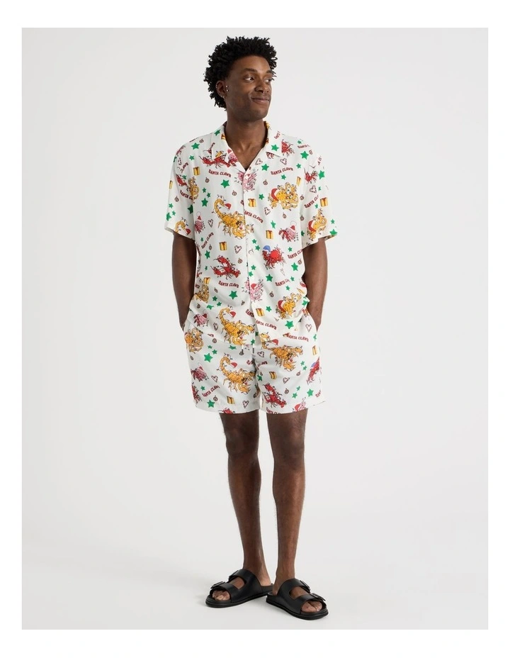 Santa's Seafood Print Short in Stone image 3