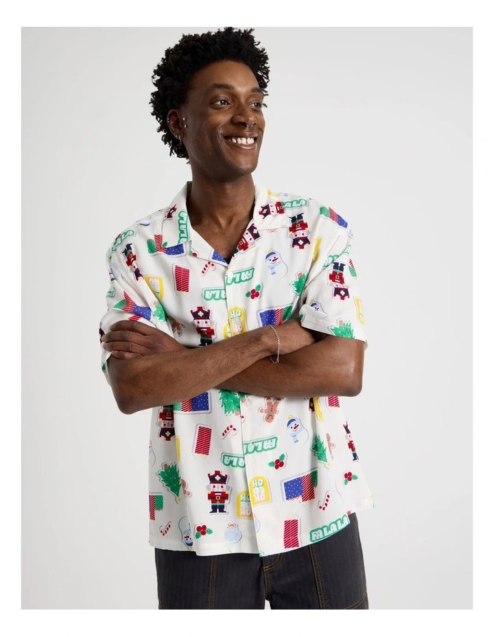 Short Sleeve Shirt in White Christmas Cracker Print image 1