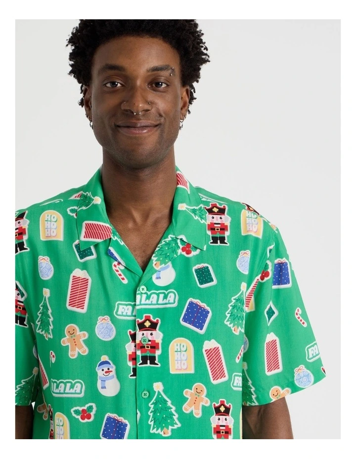 Short Sleeve Shirt in Green Christmas Cracker Print image 4