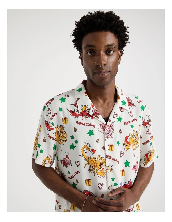 Short Sleeve Shirt in Stone Santa's Seafood Print image 3