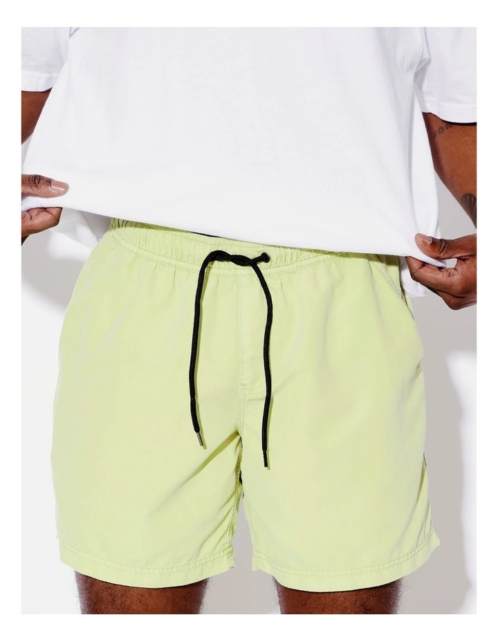 Duo Valley Short in Lime image 3