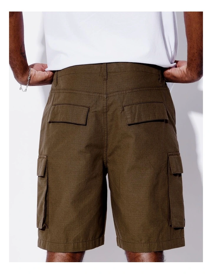 Carson Cargo Shorts in Sand image 7