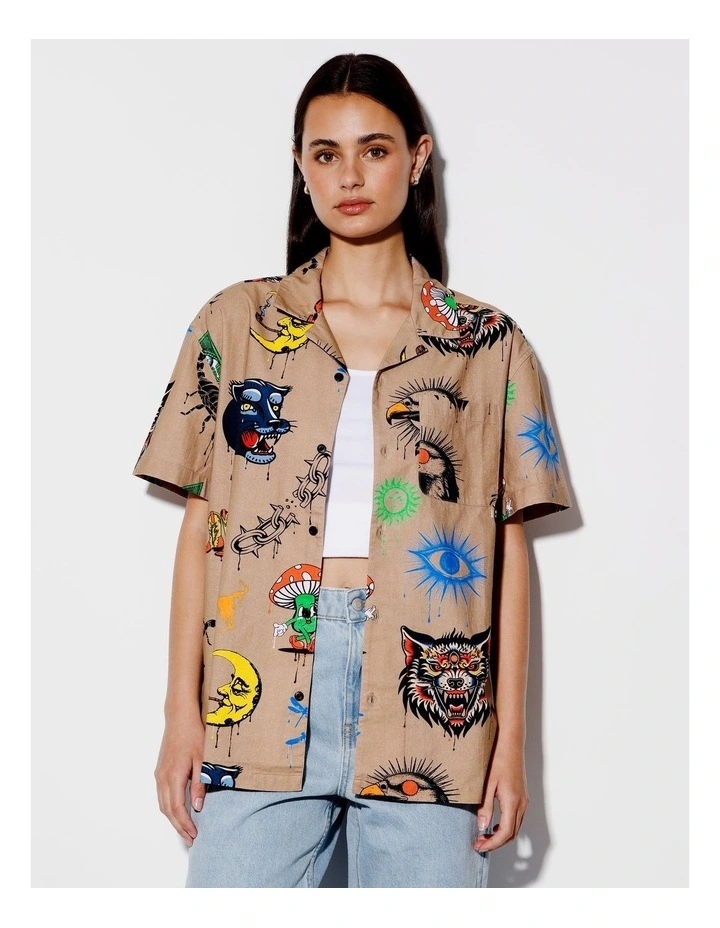 Street Art Print All Gender Oversize Short Sleeve Shirt in Brown image 2