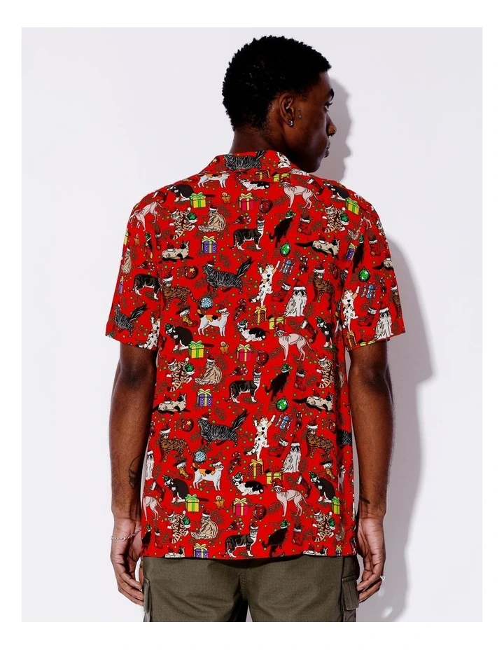 Cartoon Xmas Puppy Print Rayon Short Sleeve Shirt in Red image 5