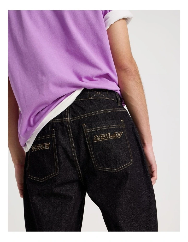 Straight Leg Rinsed Jean in Black image 4